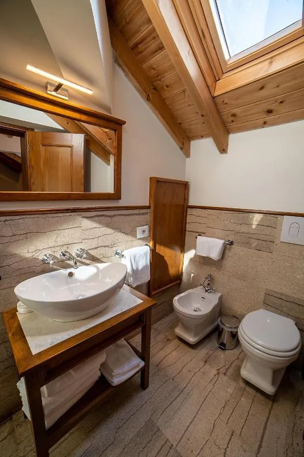 Villa Permet 4*,