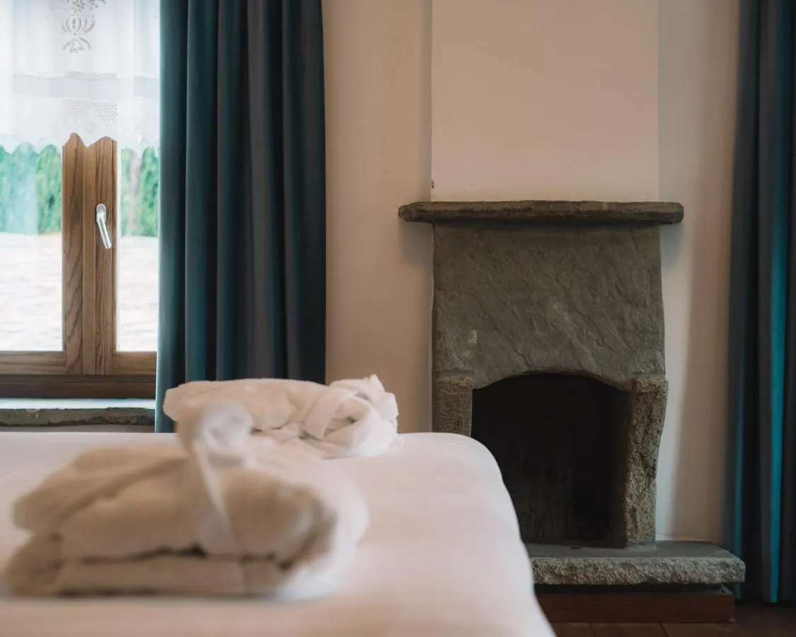 Villa Permet 4*,